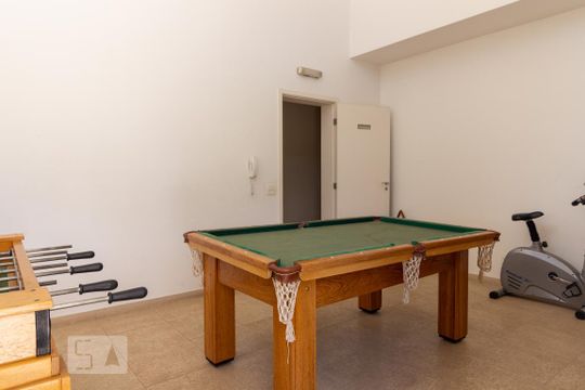 Para comprar um apartamento mobiliado com 3 quartos e varanda em Cidade Monções, venda com academia no condomínio. — Sala de Jogos