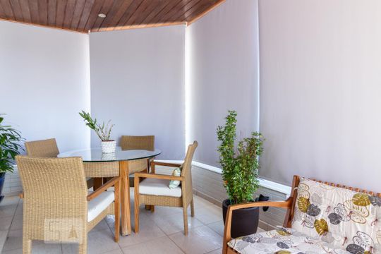 Para comprar um apartamento mobiliado com 3 quartos e varanda em Cidade Monções, venda com academia no condomínio. — Varanda