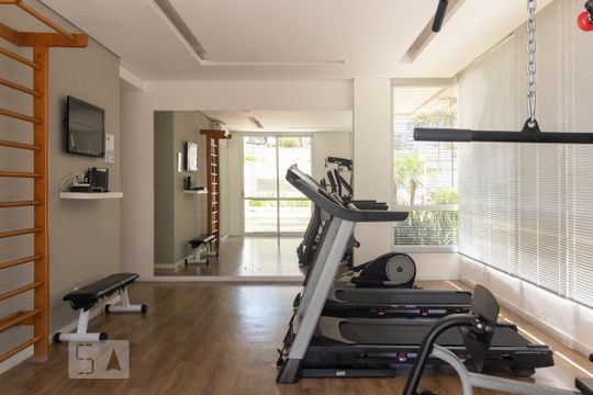 Para comprar um apartamento mobiliado com 3 quartos e varanda em Cidade Monções, venda com academia no condomínio. — Área comum - Academia