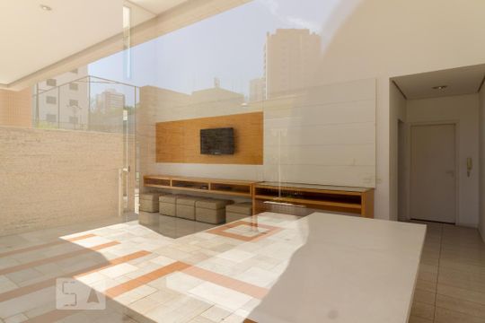 Para comprar um apartamento mobiliado com 3 quartos e varanda em Cidade Monções, venda com academia no condomínio. — Área comum - Salão de festas