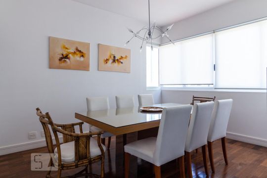 Para comprar um apartamento mobiliado com 3 quartos e varanda em Cidade Monções, venda com academia no condomínio. — Sala de Jantar