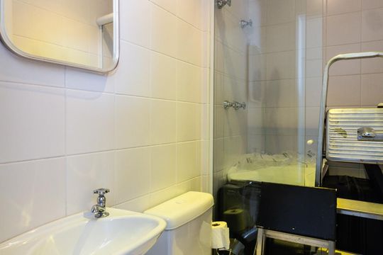 Para comprar um apartamento mobiliado com 3 quartos e varanda em Cidade Monções, venda com academia no condomínio. — Banheiro de Serviço
