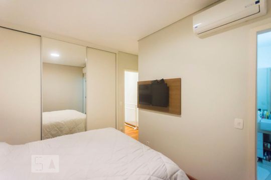 Apartamento mobiliado com 2 suítes, churrasqueira, e aceita animais de estimação. Disponível para compra! — Suite 02