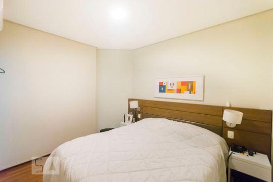 Apartamento mobiliado com 2 suítes, churrasqueira, e aceita animais de estimação. Disponível para compra! — Suite 02