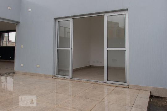 Apartamento à venda em Vila Mariana. Possui 4 quartos, quintal, closet e aceita pets. — Quintal
