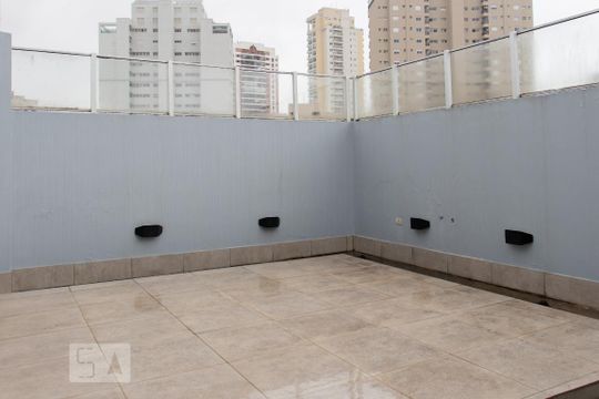 Apartamento à venda em Vila Mariana. Possui 4 quartos, quintal, closet e aceita pets. — Quintal