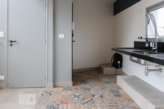 Apartamento à venda em Vila Mariana. Possui 4 quartos, quintal, closet e aceita pets. — Cozinha