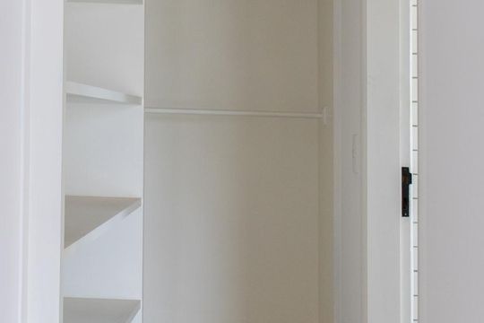 Apartamento à venda em Vila Mariana. Possui 4 quartos, quintal, closet e aceita pets. — Closet da Suite