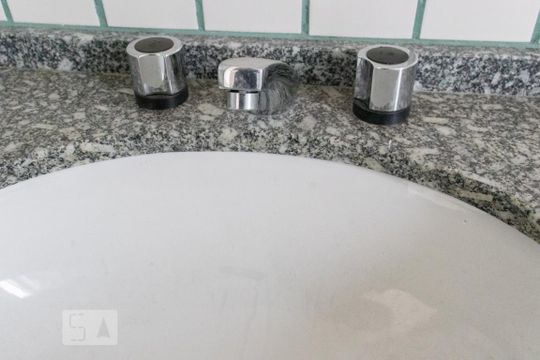 Apartamento à venda em Vila Mariana. Possui 4 quartos, quintal, closet e aceita pets. — Banheiro