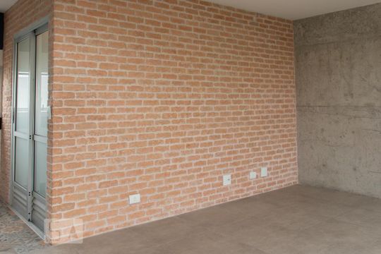 Apartamento à venda em Vila Mariana. Possui 4 quartos, quintal, closet e aceita pets. — Sala
