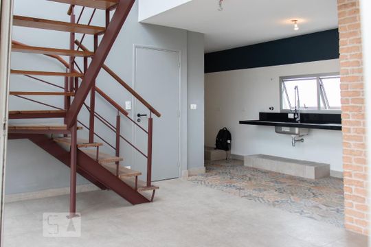 Apartamento à venda em Vila Mariana. Possui 4 quartos, quintal, closet e aceita pets. — Sala