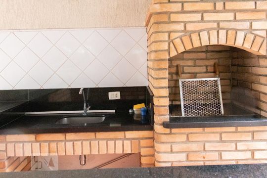 Apartamento à venda em Vila Mariana. Possui 4 quartos, quintal, closet e aceita pets. — Área comum - Salão de festas