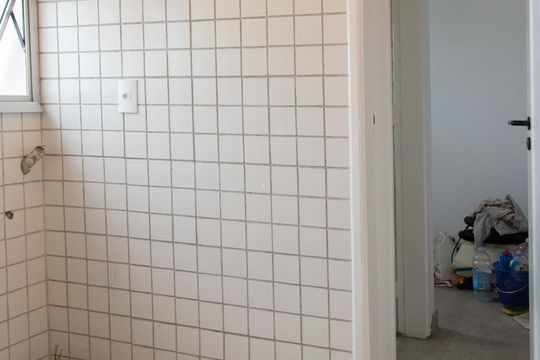 Apartamento à venda em Vila Mariana. Possui 4 quartos, quintal, closet e aceita pets. — Área de Serviço