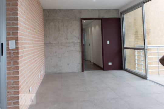 Apartamento à venda em Vila Mariana. Possui 4 quartos, quintal, closet e aceita pets. — Sala
