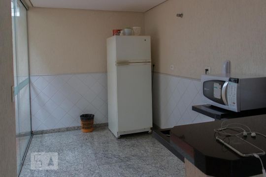 Apartamento à venda em Vila Mariana. Possui 4 quartos, quintal, closet e aceita pets. — Área comum - Salão de festas