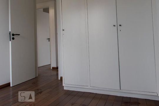 Apartamento à venda em Vila Mariana. Possui 4 quartos, quintal, closet e aceita pets. — Quarto 2