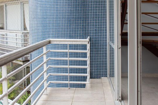 Apartamento à venda em Vila Mariana. Possui 4 quartos, quintal, closet e aceita pets. — Varanda da Sala