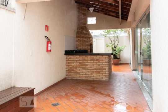 Apartamento à venda em Vila Mariana. Possui 4 quartos, quintal, closet e aceita pets. — Área comum - Salão de festas