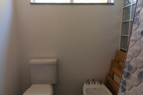 Casa mobiliada com 4 quartos, varanda, closet e permite animais. Excelente opção para compra. Conforto garantido. — Banheiro - Quarto Suíte 3