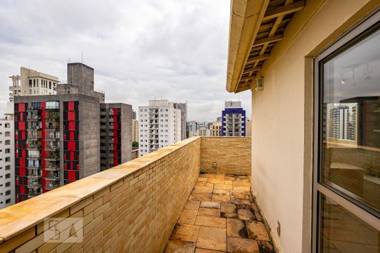Compra: apartamento na Vila Olímpia, 2 quartos, academia e quintal. — Cobertura