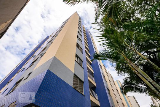Compra: apartamento na Vila Olímpia, 2 quartos, academia e quintal. — Fachada