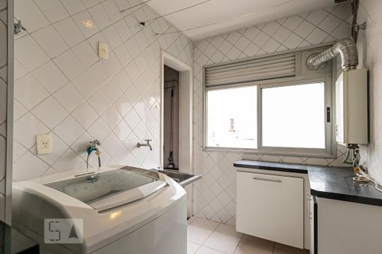 Compra: apartamento na Vila Olímpia, 2 quartos, academia e quintal. — Área de serviço
