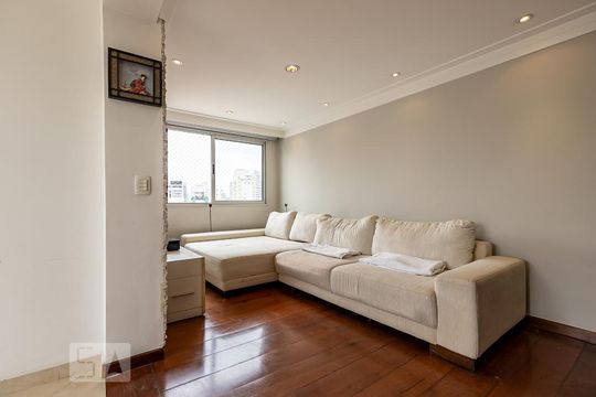 Compra: apartamento na Vila Olímpia, 2 quartos, academia e quintal. — Sala