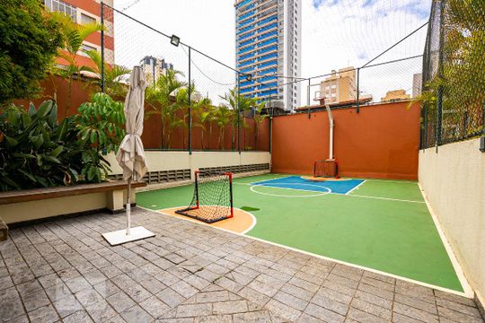 Compra: apartamento na Vila Olímpia, 2 quartos, academia e quintal. — Quadra
