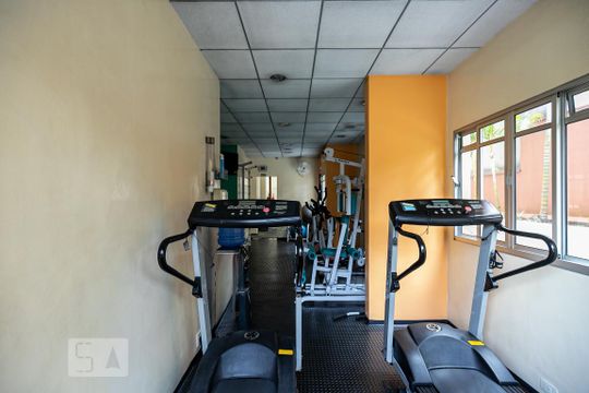 Compra: apartamento na Vila Olímpia, 2 quartos, academia e quintal. — Academia