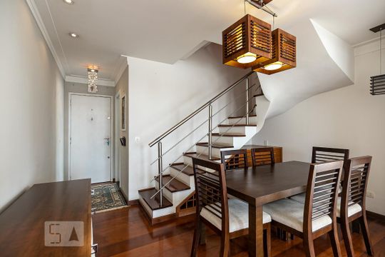 Compra: apartamento na Vila Olímpia, 2 quartos, academia e quintal. — Sala