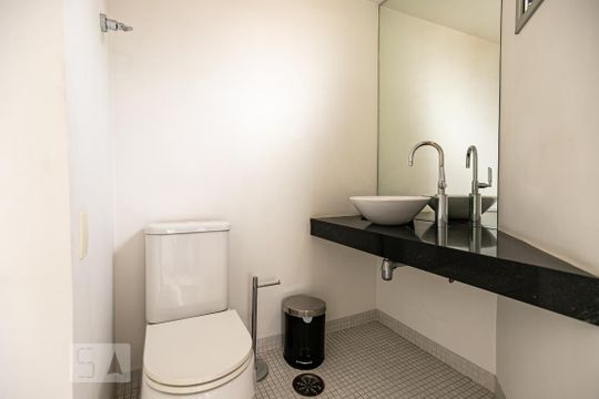 Compra: apartamento na Vila Olímpia, 2 quartos, academia e quintal. — Lavabo