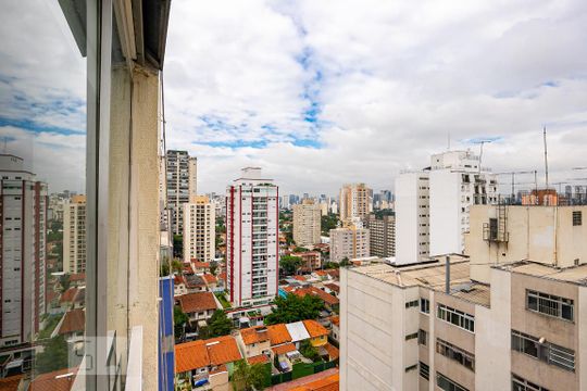 Compra: apartamento na Vila Olímpia, 2 quartos, academia e quintal. — Vista