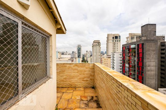 Compra: apartamento na Vila Olímpia, 2 quartos, academia e quintal. — Cobertura