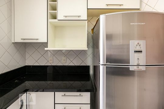 Compra: apartamento na Vila Olímpia, 2 quartos, academia e quintal. — Cozinha