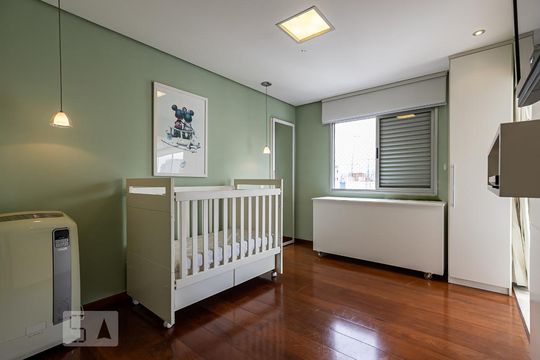 Compra: apartamento na Vila Olímpia, 2 quartos, academia e quintal. — Suíte 2