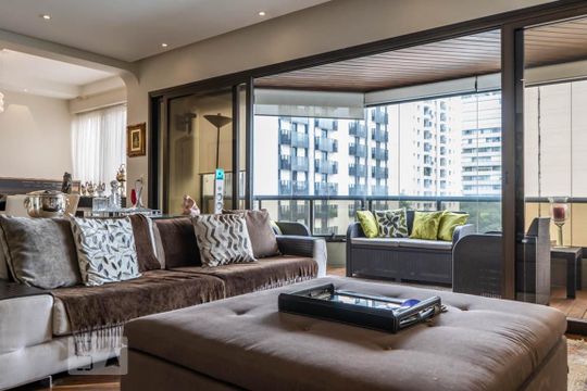 Apartamento para comprar no Jardim Paulista. Venda com 4 quartos, varanda e aceita pets. — foto 1