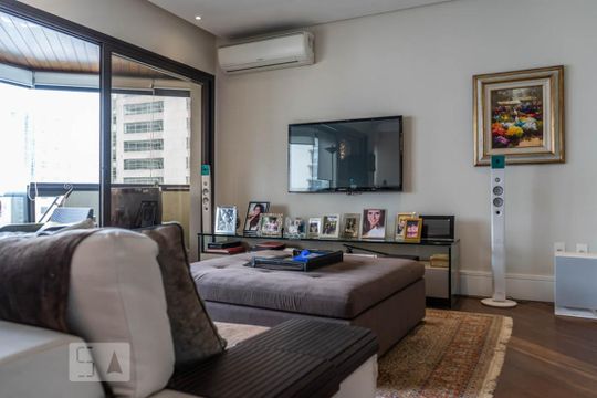 Apartamento para comprar no Jardim Paulista. Venda com 4 quartos, varanda e aceita pets. — foto 2