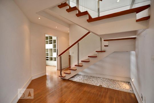 Apartamento com 3 quartos, 1 suíte, varanda e churrasqueira no condomínio. Ideal para compra. — foto 1