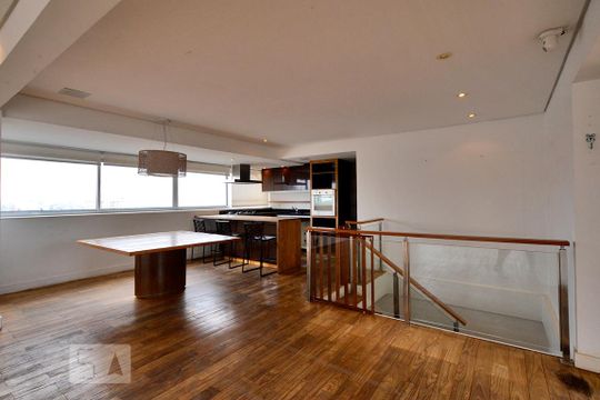 Apartamento com 3 quartos, 1 suíte, varanda e churrasqueira no condomínio. Ideal para compra. — Sala