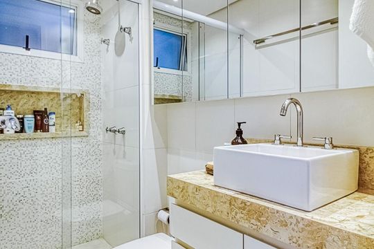 Venda de apartamento mobiliado na Vila Olímpia, com 2 quartos, varanda e closet. — Banheiro