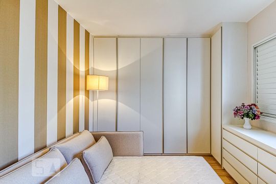 Venda de apartamento mobiliado na Vila Olímpia, com 2 quartos, varanda e closet. — Segundo dormitório