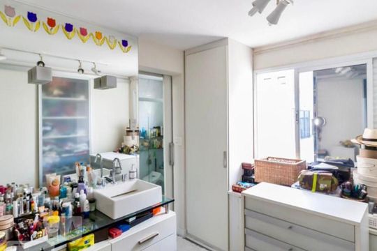 Apartamento com 2 quartos à venda na Vila Pompéia, com varanda e piscina no condomínio. — Banheiro 02