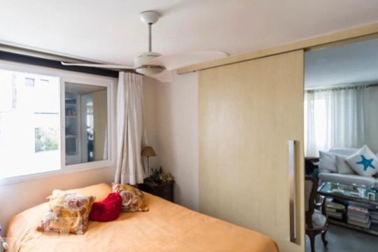 Apartamento com 2 quartos à venda na Vila Pompéia, com varanda e piscina no condomínio. — Quarto