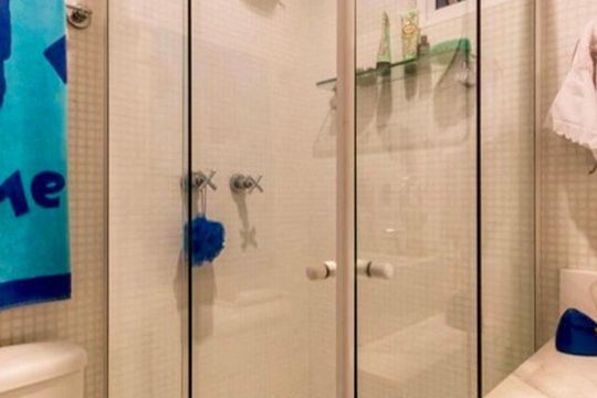 Apartamento com 2 quartos à venda na Vila Pompéia, com varanda e piscina no condomínio. — Banheiro 01