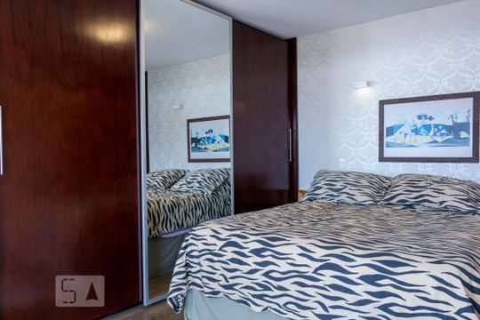 Apartamento na Vila Mariana com 2 suítes, varanda e piscina. Ideal para compra e animais de estimação. — Suíte 1