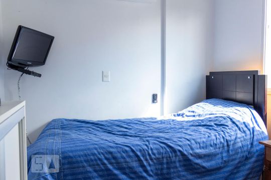 Apartamento na Vila Mariana com 2 suítes, varanda e piscina. Ideal para compra e animais de estimação. — Suíte 2