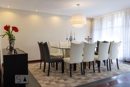 Apartamento na Vila Mariana com 2 suítes, varanda e piscina. Ideal para compra e animais de estimação. — Área comum - Sala de Jantar
