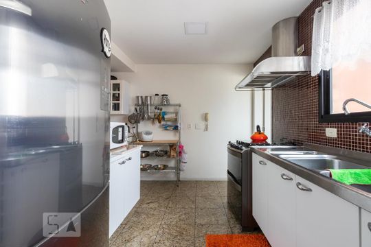 Comprar apartamento com 4 quartos e varanda, aceita pets. — Cozinha