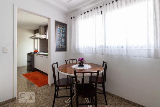 Comprar apartamento com 4 quartos e varanda, aceita pets. — Copa