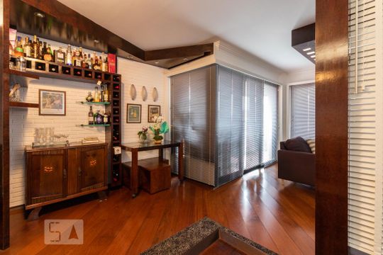 Comprar apartamento com 4 quartos e varanda, aceita pets. — Sala 